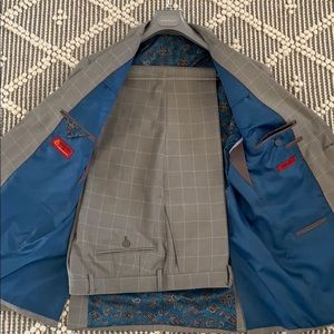 Men’s suit gray and pink check